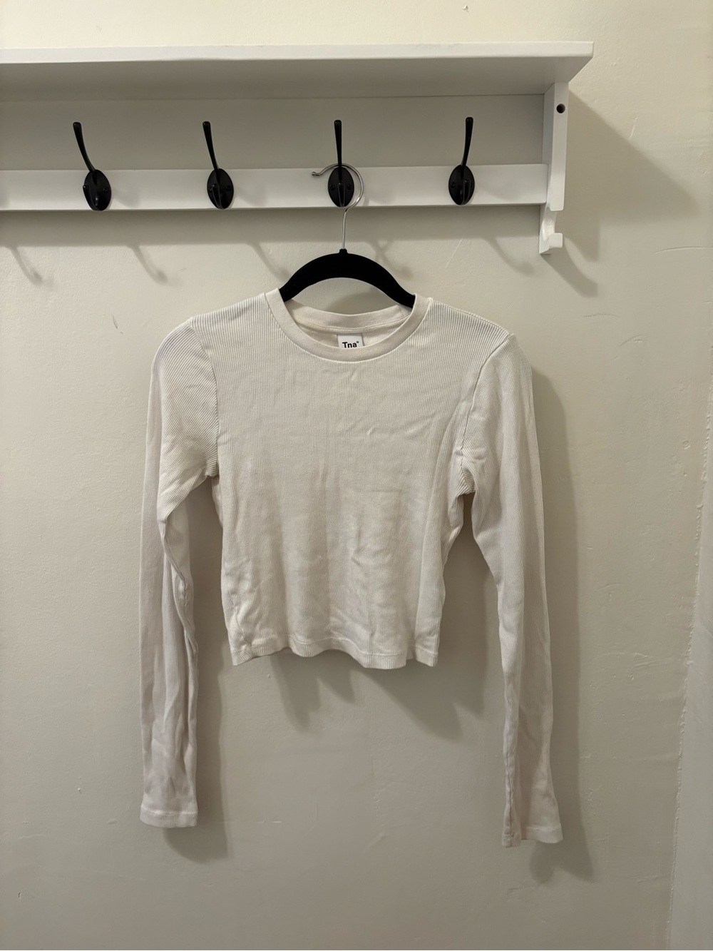 Aritzia White Ribbed Long Sleeve Cropped Tee
